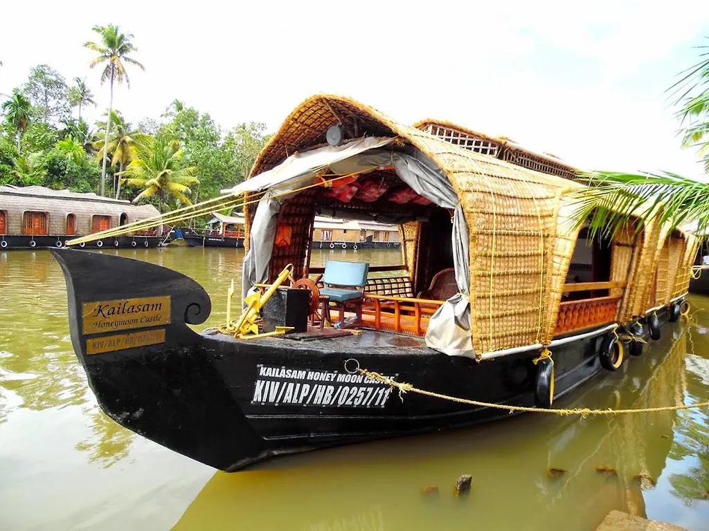 Eco Trails Houseboats Hotel Kumarakom