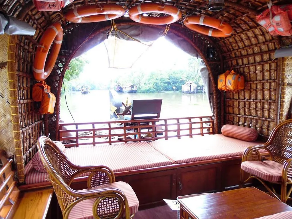 Botel Eco Trails Houseboats Hotel Kumarakom