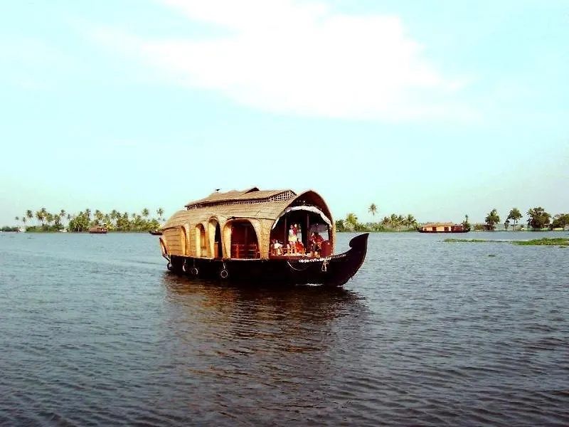 Botel Eco Trails Houseboats Hotel Kumarakom