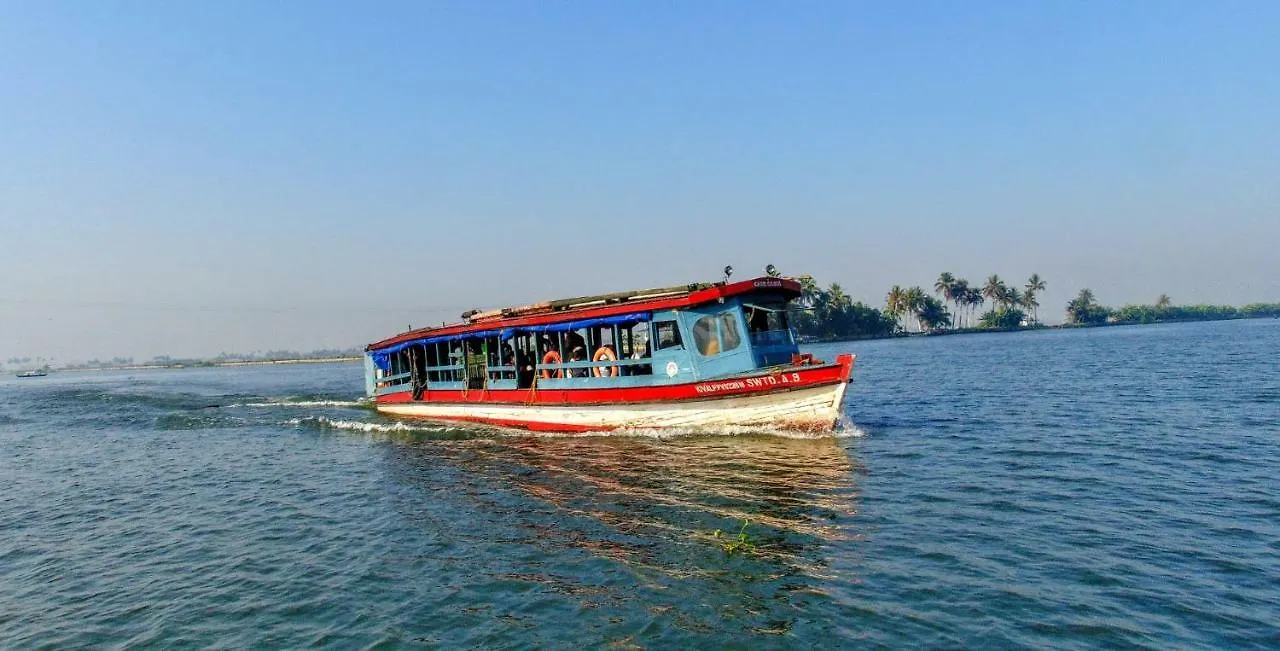 Eco Trails Houseboats Hotel Kumarakom India